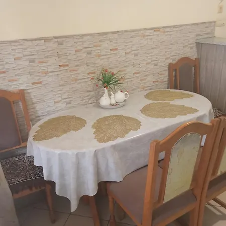 центр з кондиціонером 6 місць *